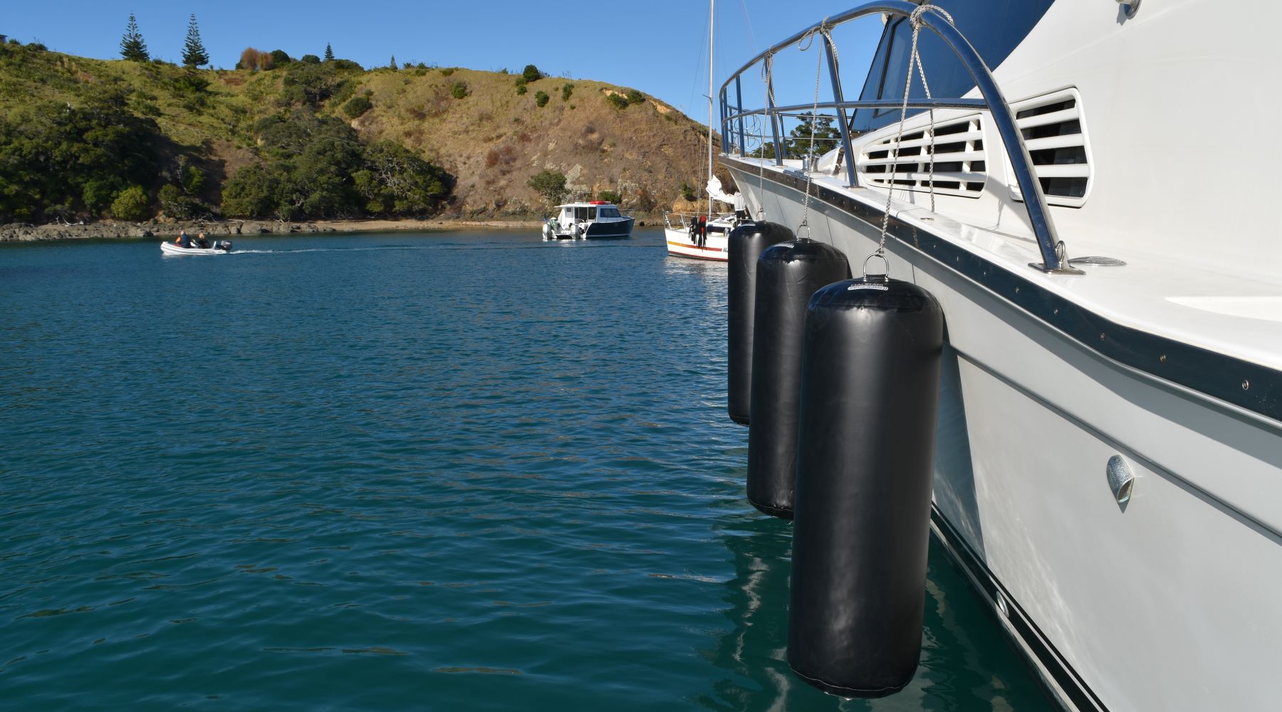 Hauraki inflatable boat fenders - black