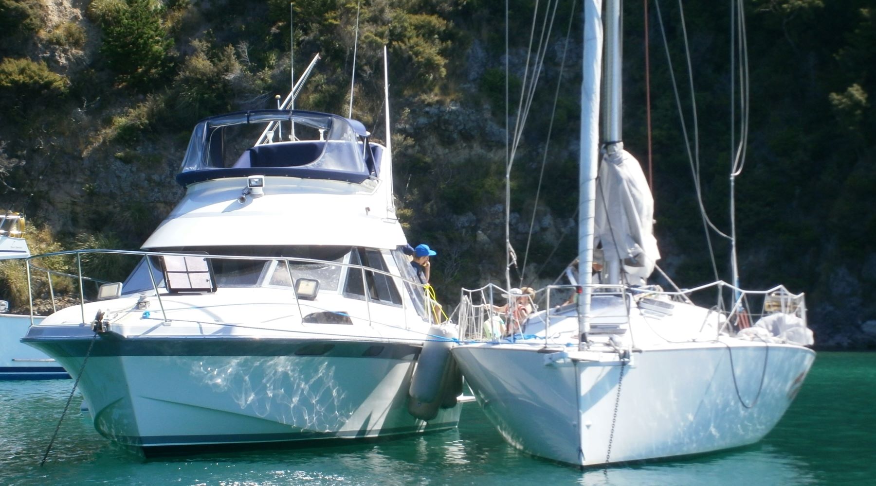 Summer cruising raft up with Hauraki Inflatable Fenders.  How to raft up boats correctly.