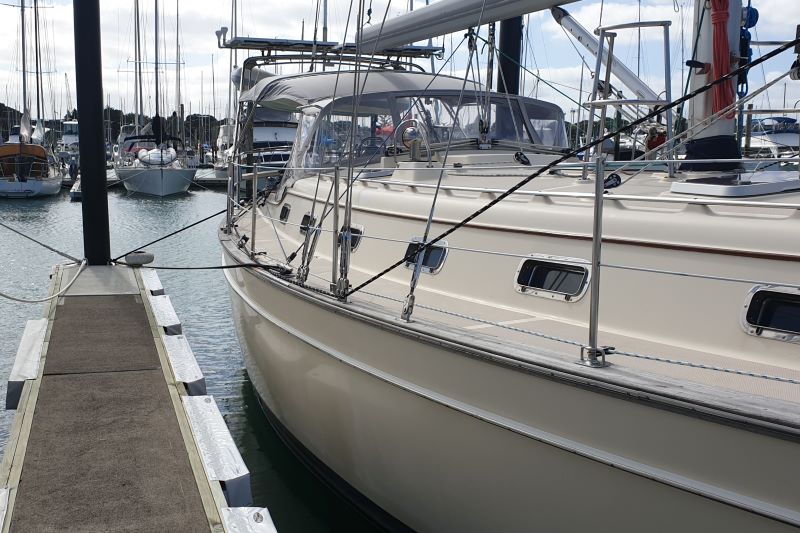 Marina Berth Set up by Hauraki Fenders.  Supply and installation of dock lines, marina fenders, dock wheels and pole fenders.  Grand Pacific, Ultralon, Marinaquip and Barrier Fenders. 