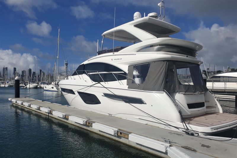 Marina Berth Set up by Hauraki Fenders.  Supply and installation of dock lines, marina fenders, dock wheels and pole fenders.  Grand Pacific, Ultralon, Marinaquip and Barrier Fenders. 